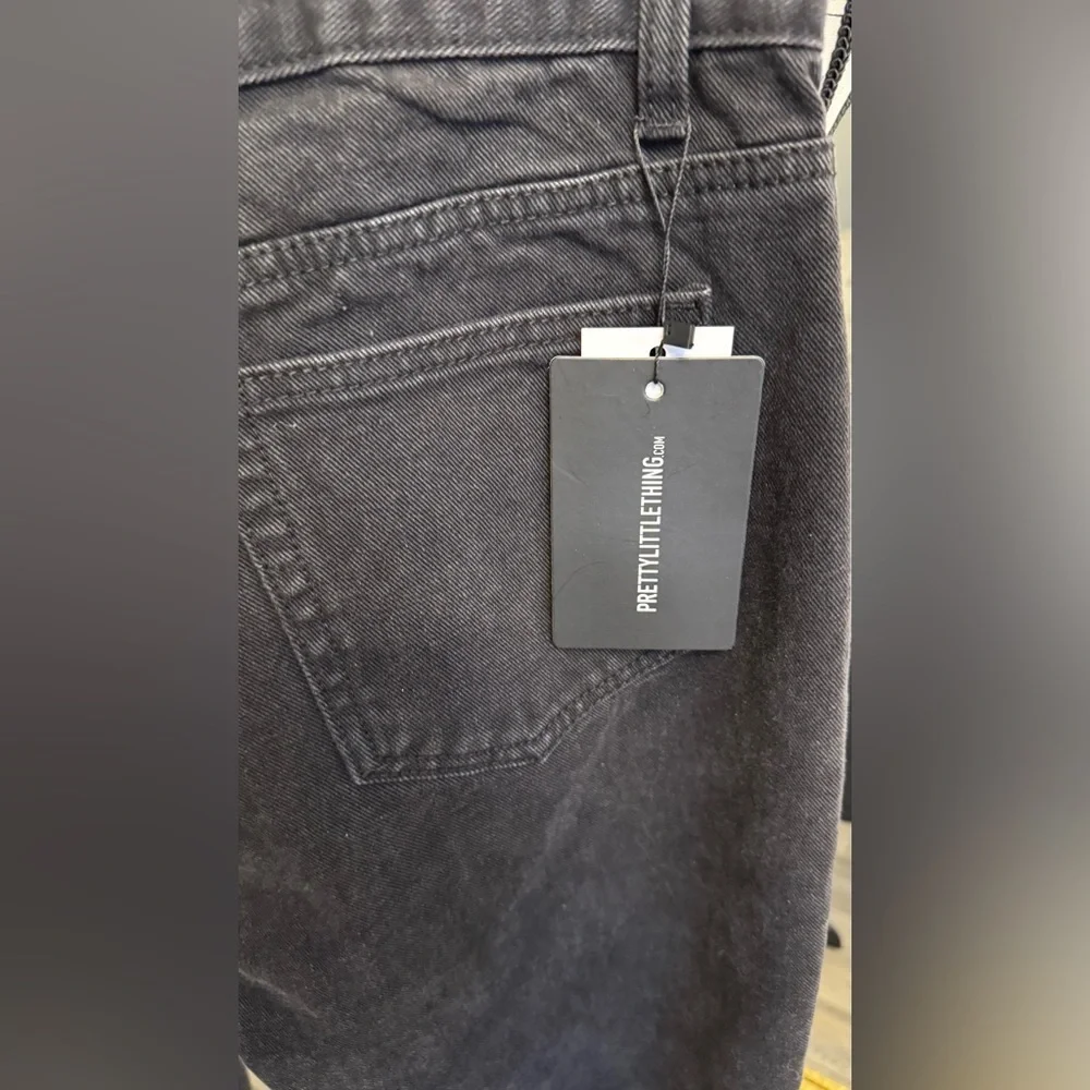 PrettyLittleThing Charcoal Denim Pants - Picture 6 of 10